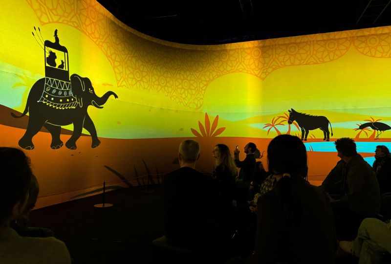 Projection dans la salle immersive Tadamm du film Lafontaine autour des fables